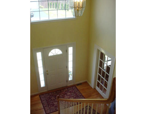 140 O'Malley Road Marlborough, MA 01752 - Photo 5 of 19 a picture of a room