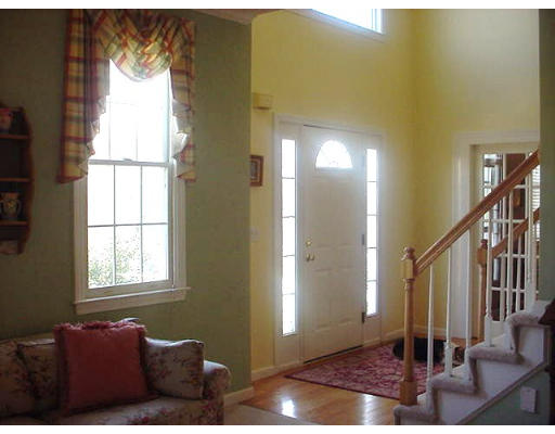140 O'Malley Road Marlborough, MA 01752 - Photo 6 of 19 a living room with furniture and a window