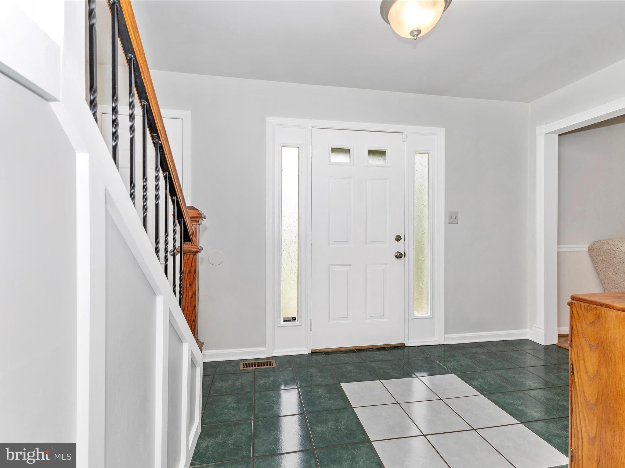 4024 Roop Road New Windsor, MD 21776 - Photo 5 of 49 Foyer