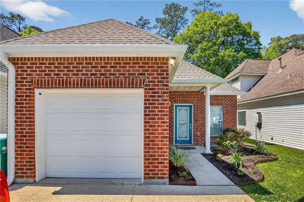 $1,900 | 278 Emerald Oaks Drive, Covington, LA 70433