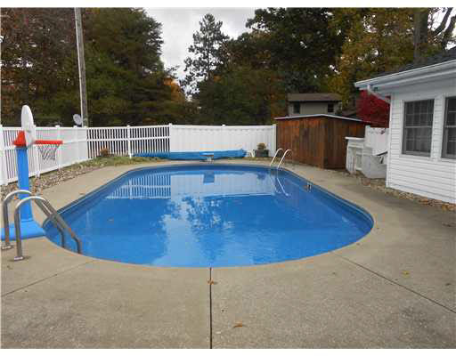 12191 Day Road Mishawaka, IN 46545 - Photo 3 of 21 Gallery Image 3