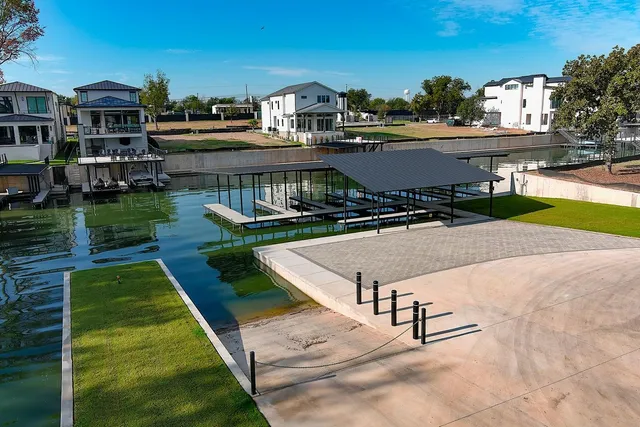 $1,950,000 | 1-b-8 Lake Street, Kingsland, TX 78639