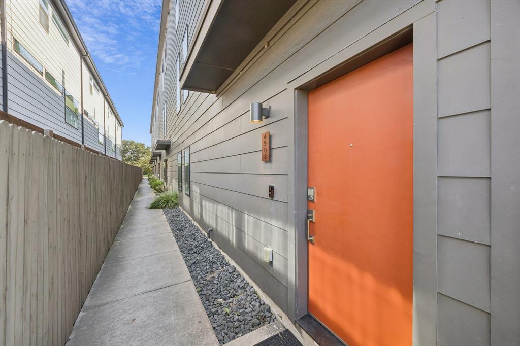 4903 Jack Court Dallas, TX 75206 - Photo 19 of 26 a view of balcony