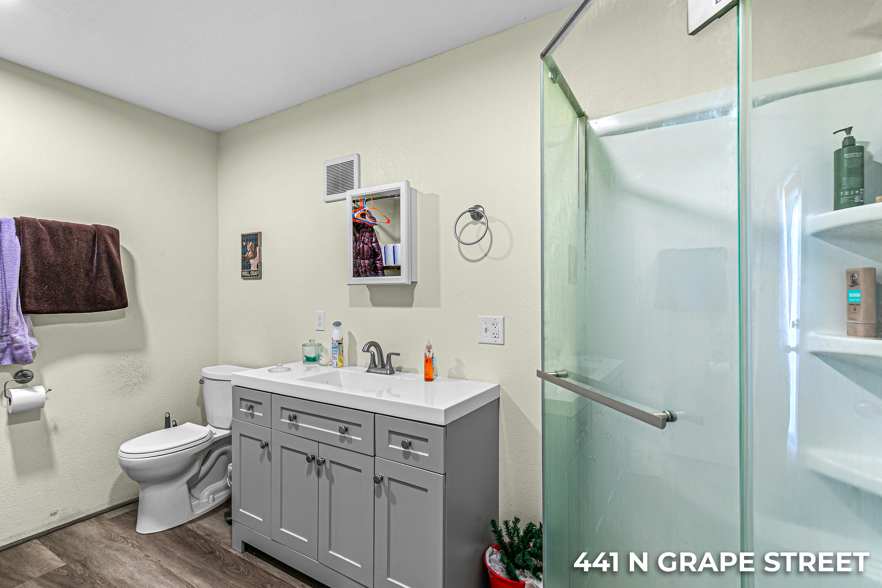 441 North Grape Street Medford, OR 97501 - Photo 13 of 30 9R9A5088