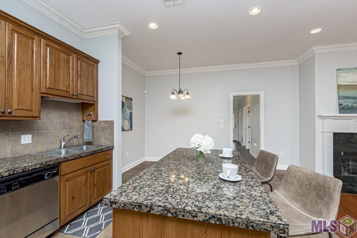 8808 Magnolia Leaf Avenue Baton Rouge, LA 70810 - Photo 7 of 35
