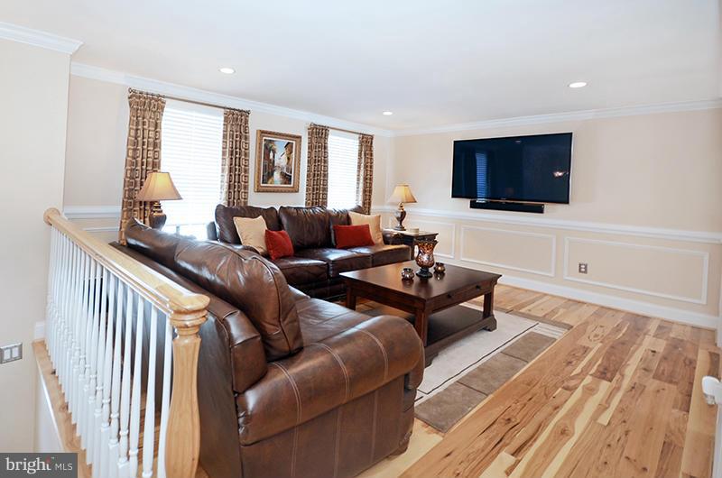 20813 West Liberty Road White Hall, MD 21161 - Photo 8 of 30 Living Room