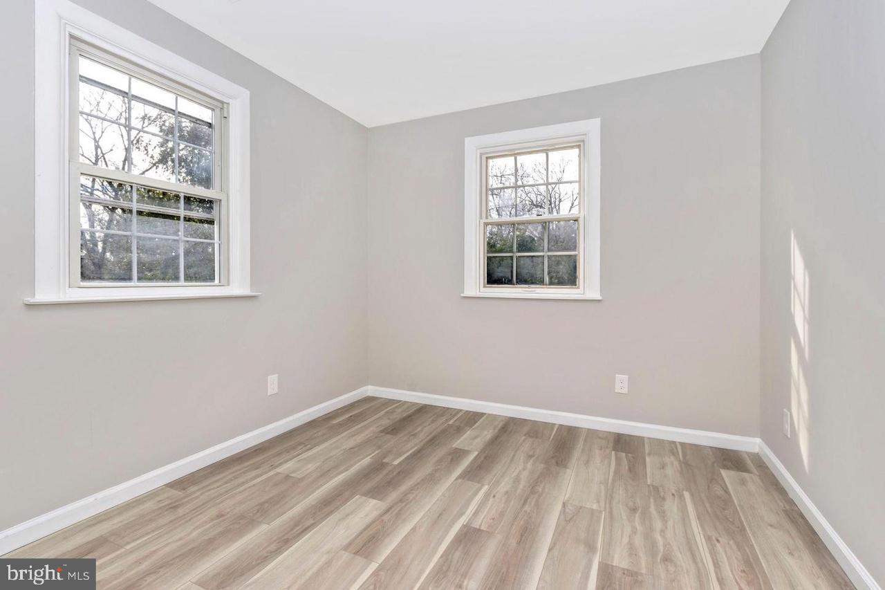 6738 Allview Drive Columbia, MD 21046 - Photo 19 of 33 an empty room with a window