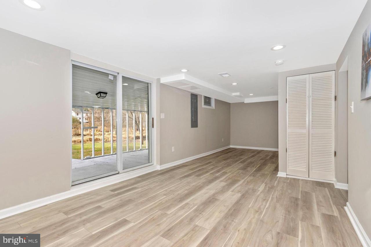 6738 Allview Drive Columbia, MD 21046 - Photo 24 of 33 a view of an empty room and glass door