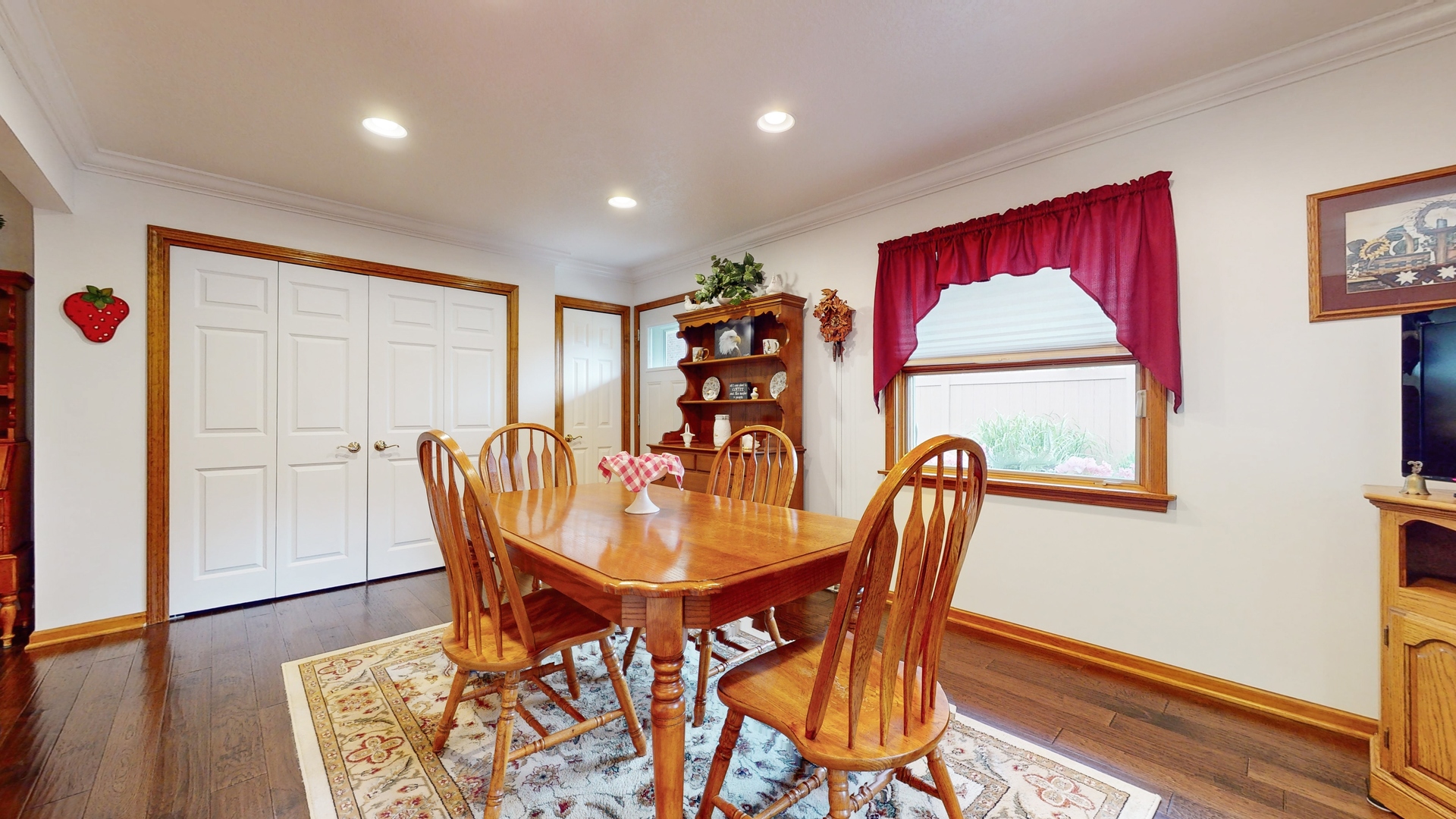 212 North Stratton Lane Mount Prospect, IL 60056 - Photo 11 of 26 Gallery Image 11