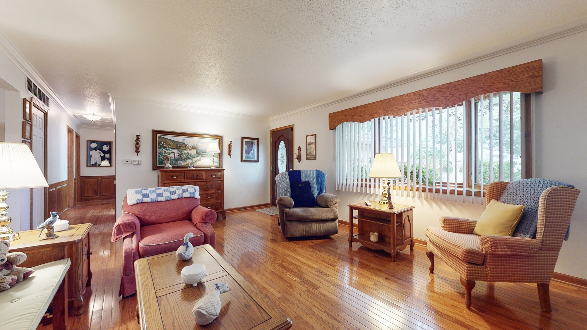 212 North Stratton Lane Mount Prospect, IL 60056 - Photo 5 of 26 Gallery Image 5