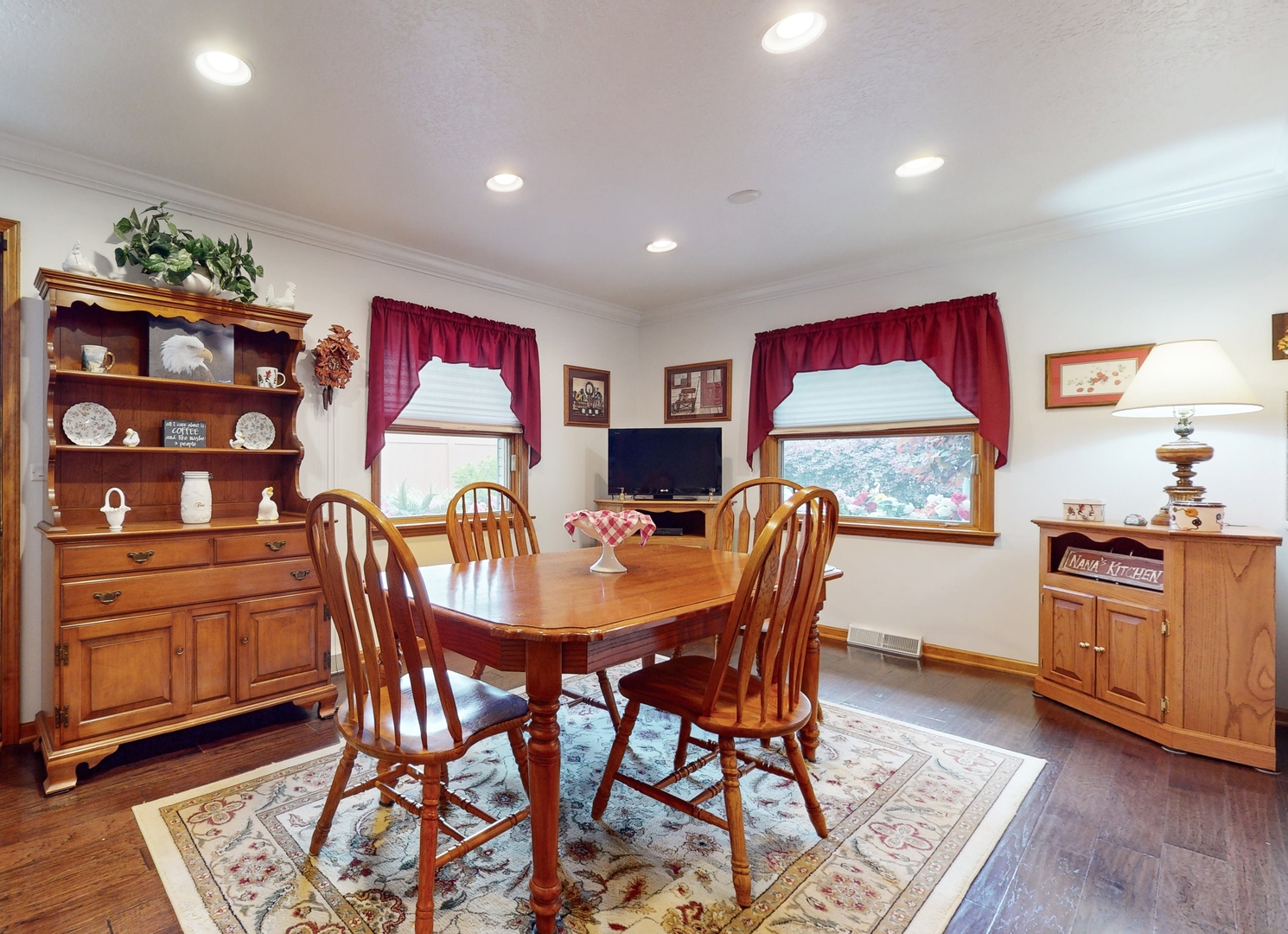 212 North Stratton Lane Mount Prospect, IL 60056 - Photo 9 of 26 Gallery Image 9