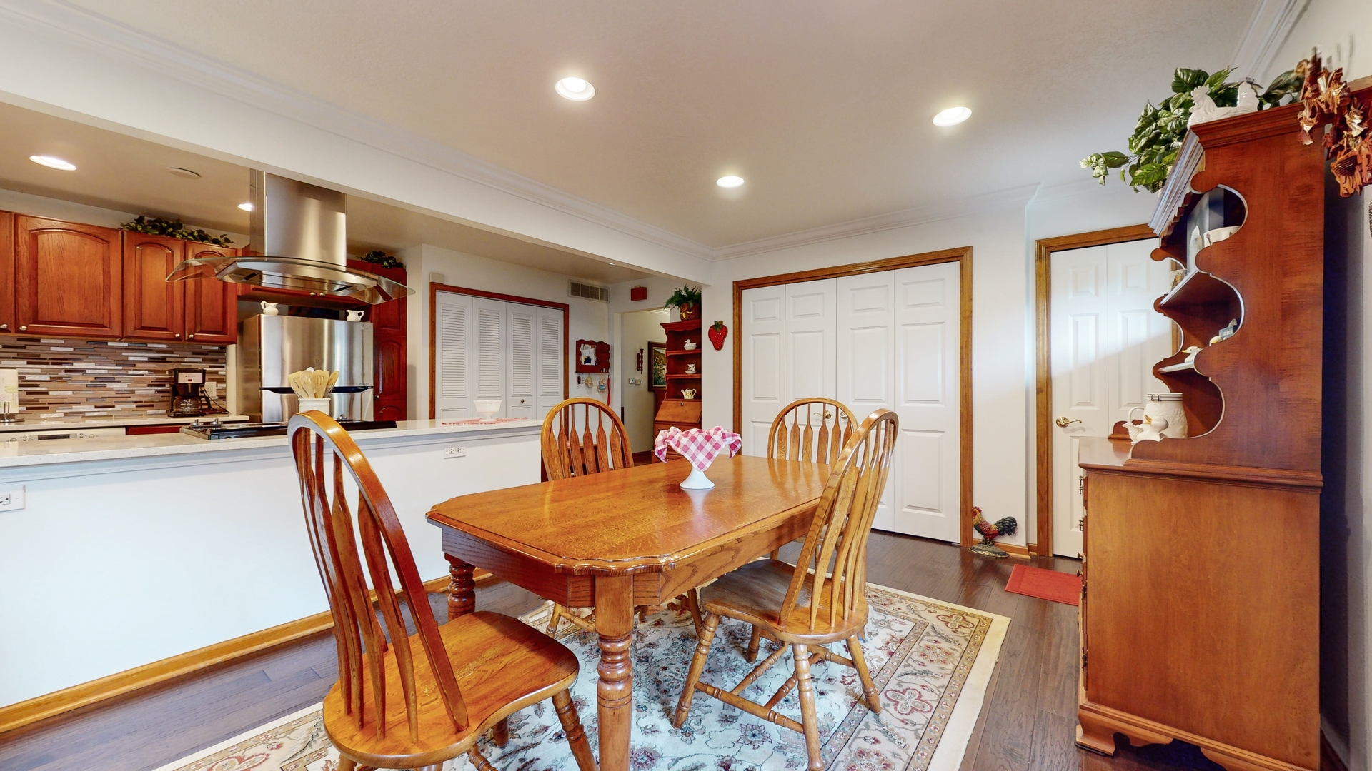 212 North Stratton Lane Mount Prospect, IL 60056 - Photo 10 of 26 Gallery Image 10
