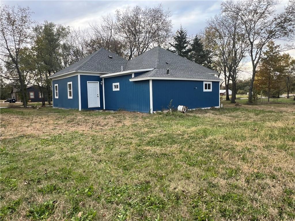 407 South Washington La Harpe, KS 66751 - Photo 12 of 13