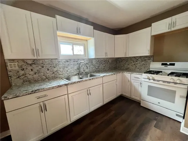 $149,000 | 407 South Washington, La Harpe, KS 66751