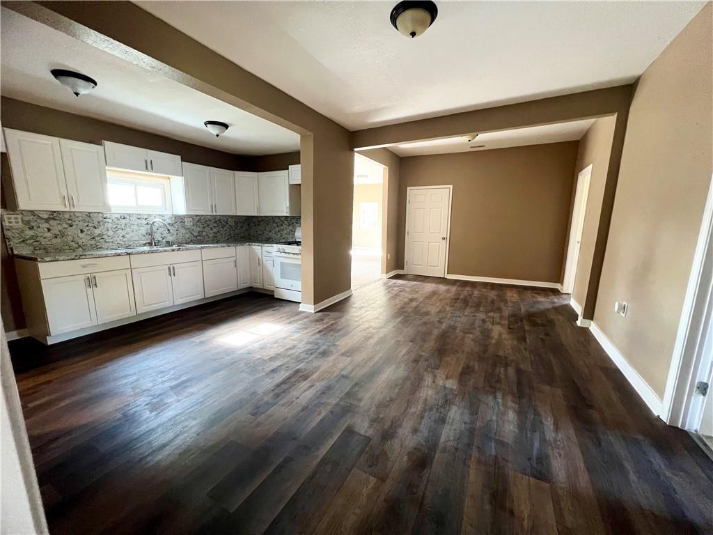 407 South Washington La Harpe, KS 66751 - Photo 5 of 13