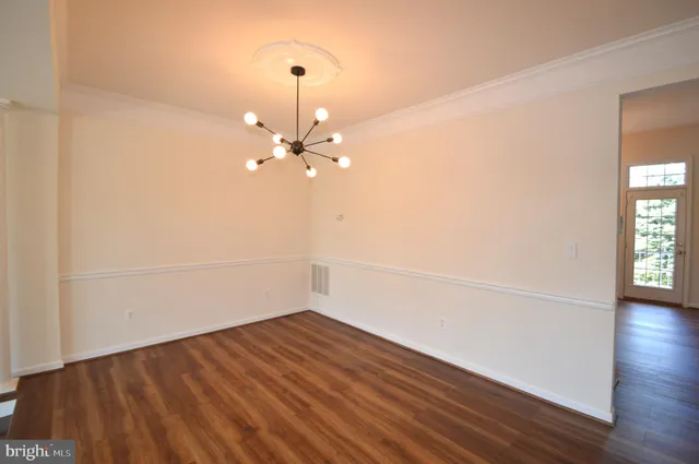 $2,995 | 24600 Siltstone Square, Aldie, VA 20105