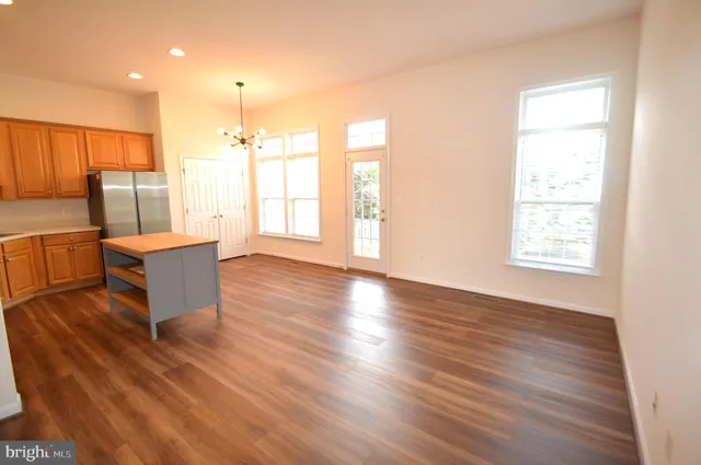 $2,995 | 24600 Siltstone Square, Aldie, VA 20105