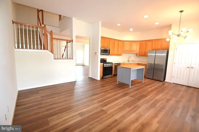 $2,995 | 24600 Siltstone Square, Aldie, VA 20105