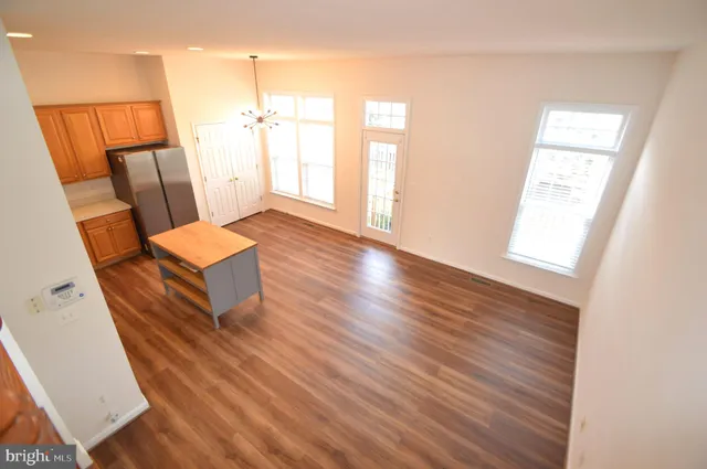 $2,995 | 24600 Siltstone Square, Aldie, VA 20105