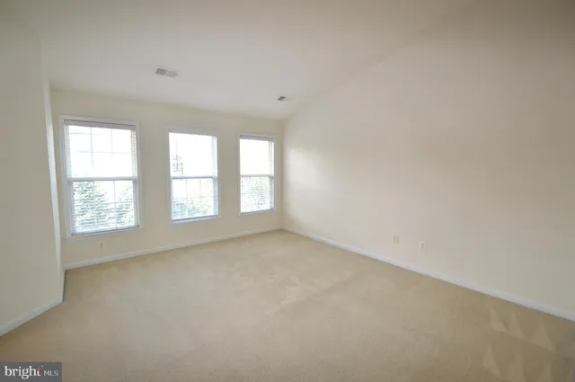 $2,995 | 24600 Siltstone Square, Aldie, VA 20105