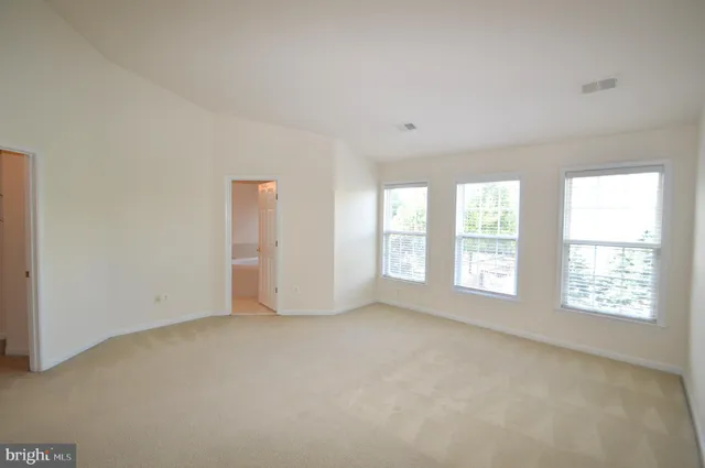 $2,995 | 24600 Siltstone Square, Aldie, VA 20105