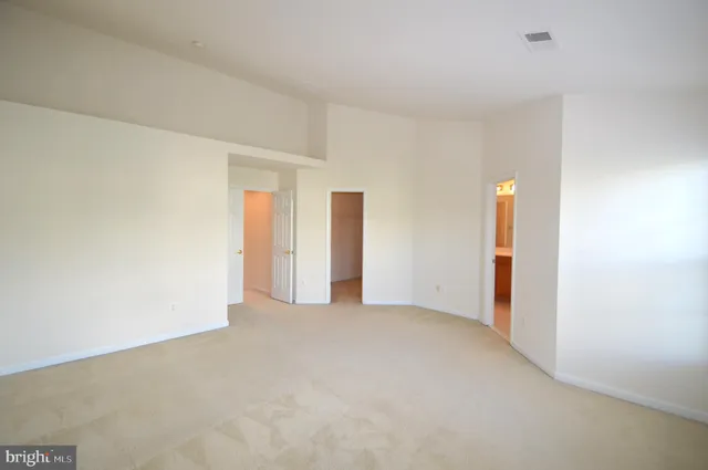 $2,995 | 24600 Siltstone Square, Aldie, VA 20105