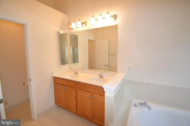 $2,995 | 24600 Siltstone Square, Aldie, VA 20105