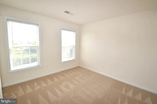 $2,995 | 24600 Siltstone Square, Aldie, VA 20105