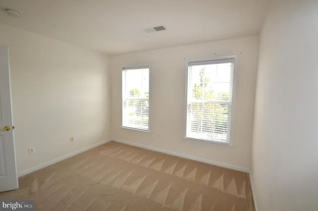 $2,995 | 24600 Siltstone Square, Aldie, VA 20105