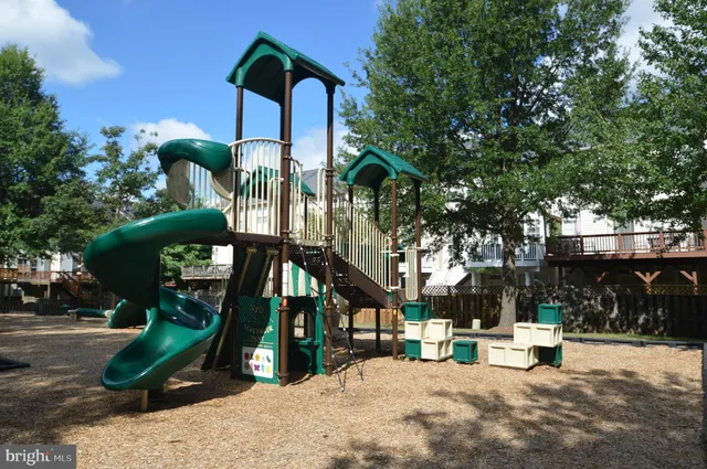 $2,995 | 24600 Siltstone Square, Aldie, VA 20105