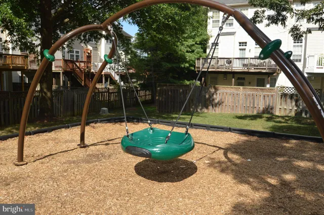 $2,995 | 24600 Siltstone Square, Aldie, VA 20105