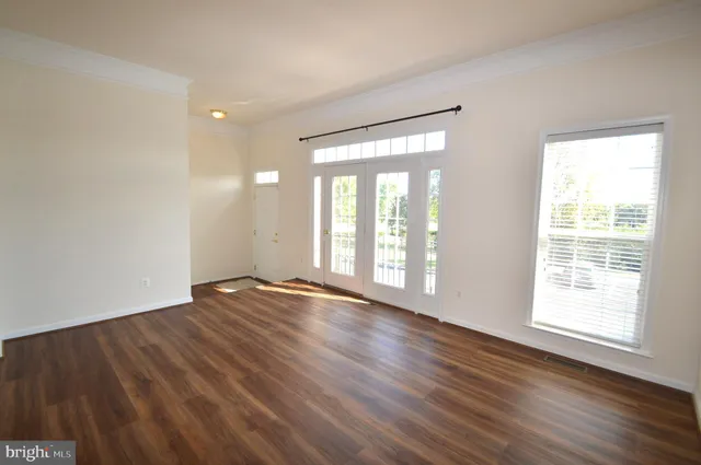 $2,995 | 24600 Siltstone Square, Aldie, VA 20105