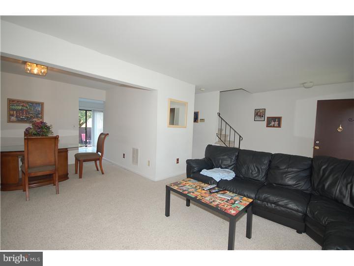 533 Fairfield Road East Windsor, NJ 08520 - Photo 4 of 23