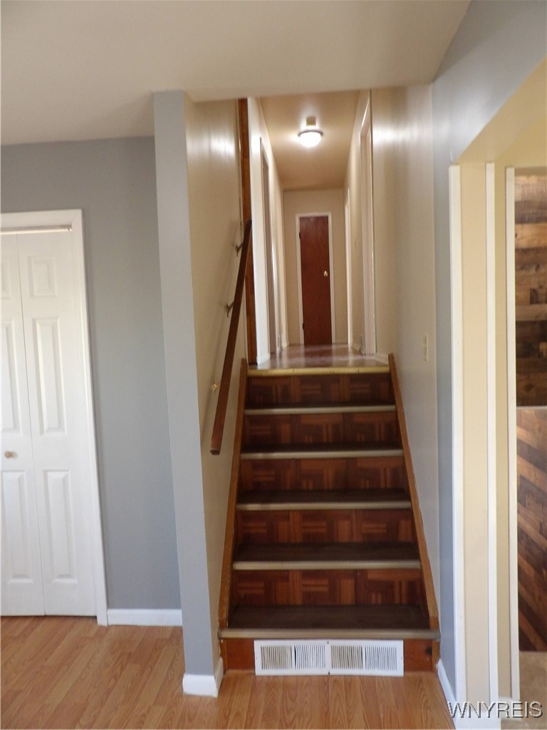 10332 Transit Road Amherst, NY 14051 - Photo 17 of 40 Stairway to 2nd Floor