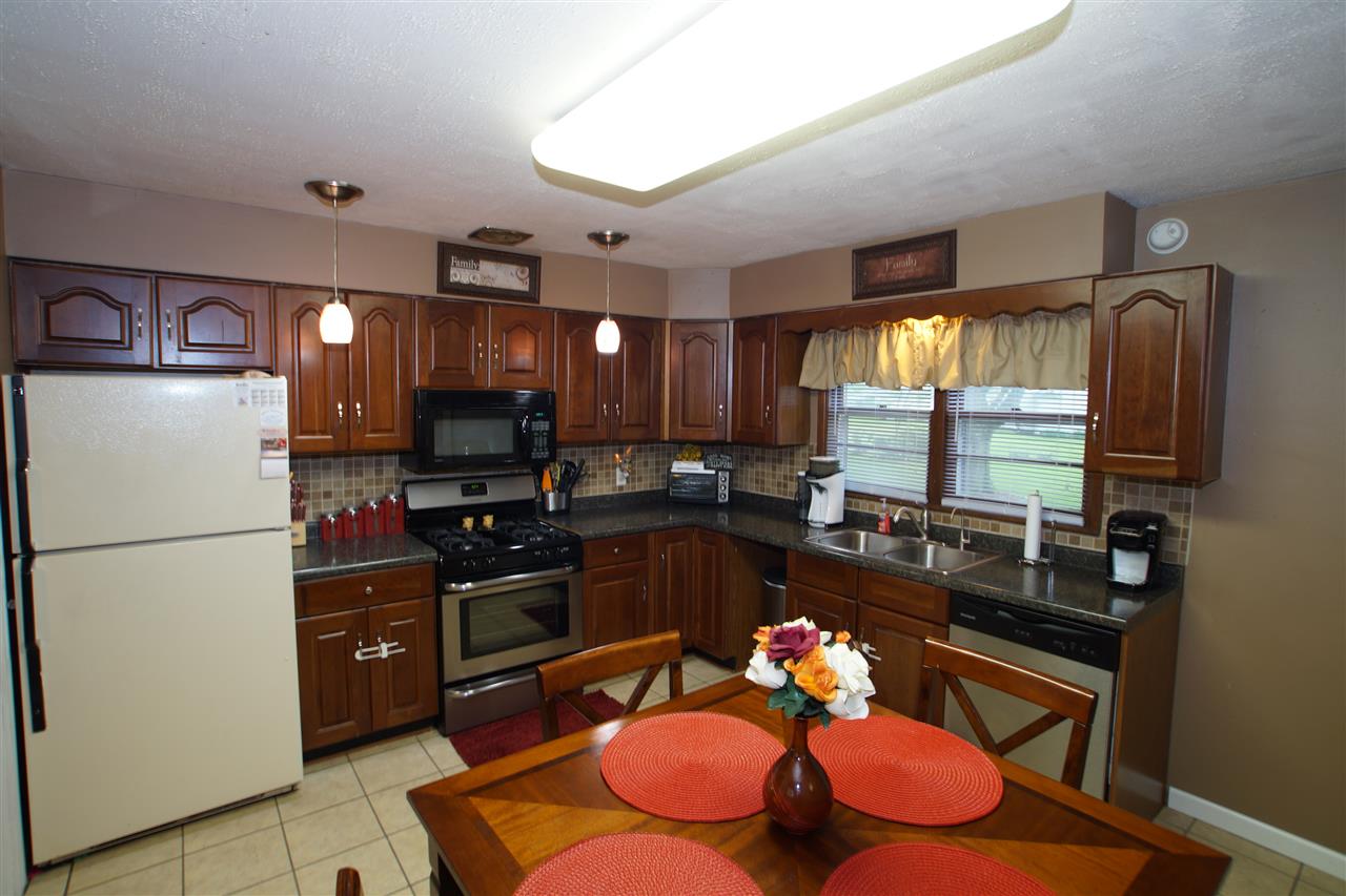 1202 Ranch Road Warsaw, IN 46580 - Photo 4 of 27 Gallery Image 4