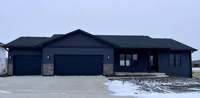 $479,900 | 110 Windmill Ridge Road, Evansville, WI 53536