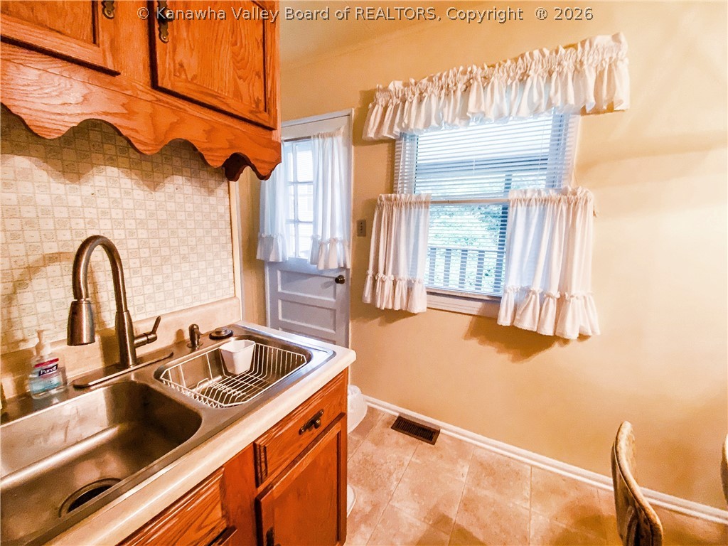 1581 Smith Road Charleston, WV 25314 - Photo 20 of 39 Gallery Image 20