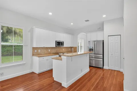 $1,275,000 | 2025 Harbor View Circle, Weston, FL 33327