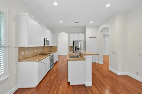 $1,275,000 | 2025 Harbor View Circle, Weston, FL 33327