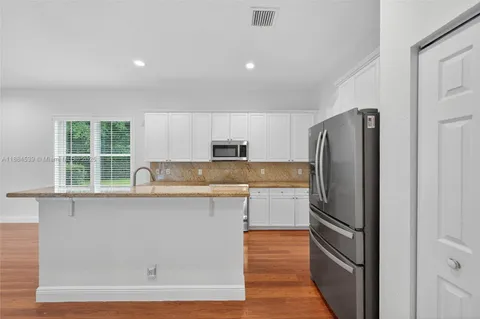 $1,275,000 | 2025 Harbor View Circle, Weston, FL 33327