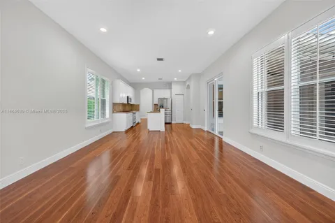 $1,275,000 | 2025 Harbor View Circle, Weston, FL 33327