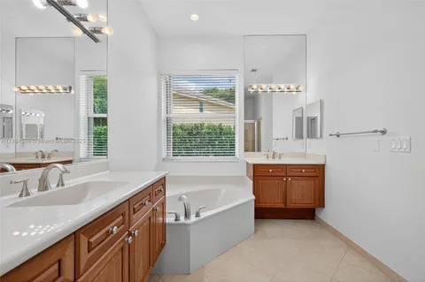 $1,275,000 | 2025 Harbor View Circle, Weston, FL 33327