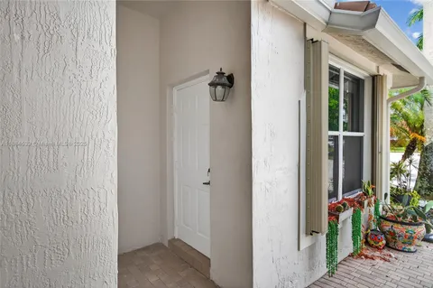 $1,275,000 | 2025 Harbor View Circle, Weston, FL 33327