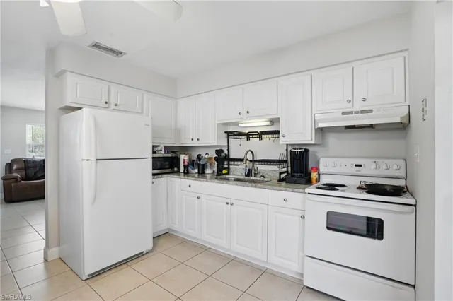 $550,000 | 11580 Dean Street, Unit 582, Bonita Springs, FL 34135