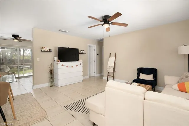 $550,000 | 11580 Dean Street, Unit 582, Bonita Springs, FL 34135
