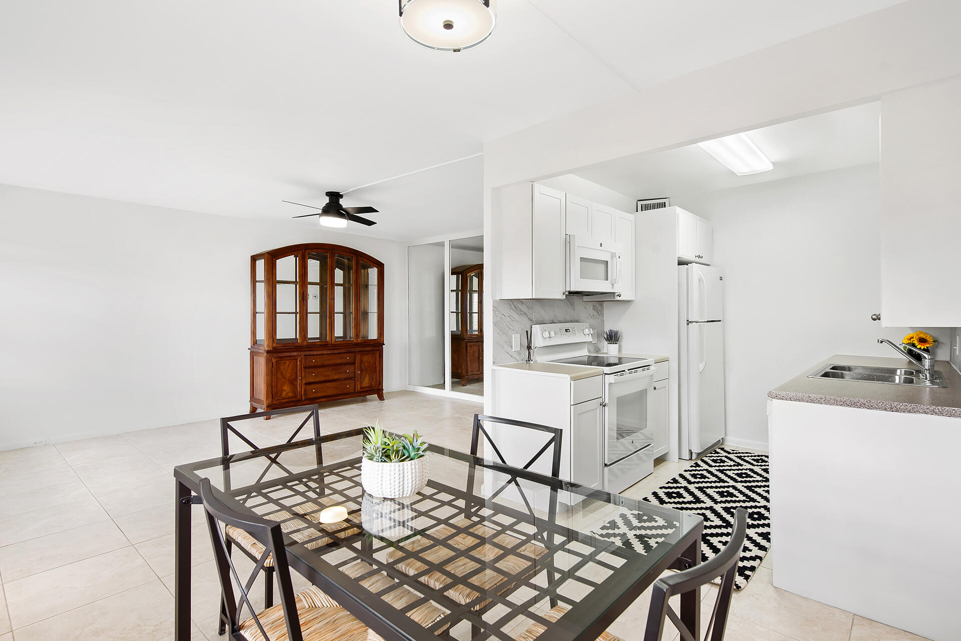 4087 Exeter, Unit 4087 Boca Raton, FL 33434 - Photo 12 of 15 Dining area