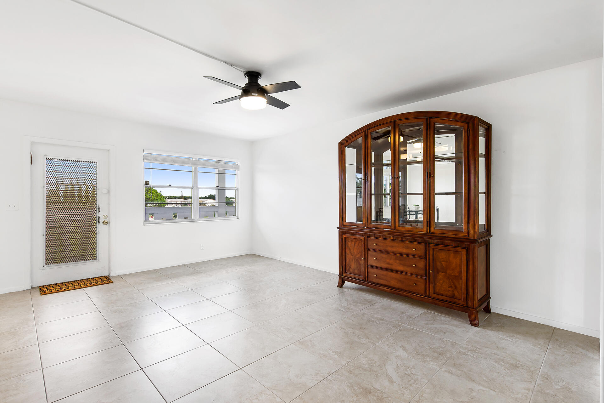 4087 Exeter, Unit 4087 Boca Raton, FL 33434 - Photo 14 of 15 Entry/living area