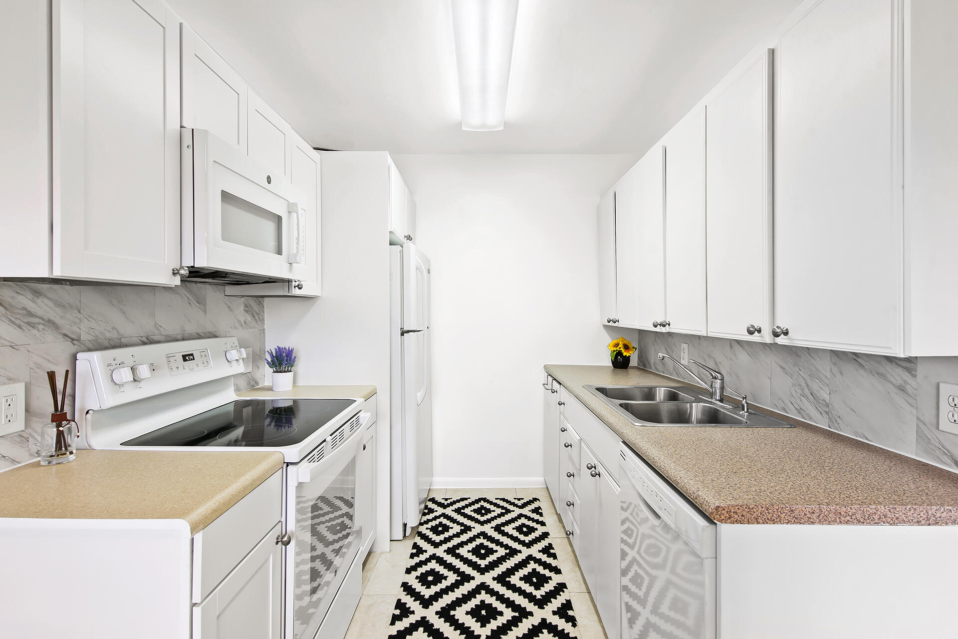 4087 Exeter, Unit 4087 Boca Raton, FL 33434 - Photo 10 of 15 Kitchen