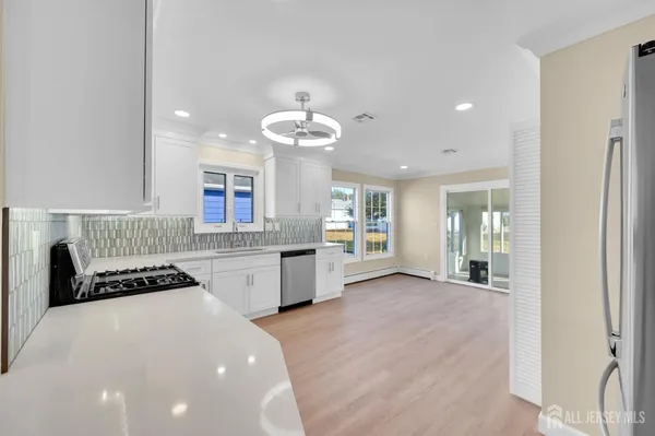 $399,999 | 16 Calalou Court, Toms River, NJ 08757