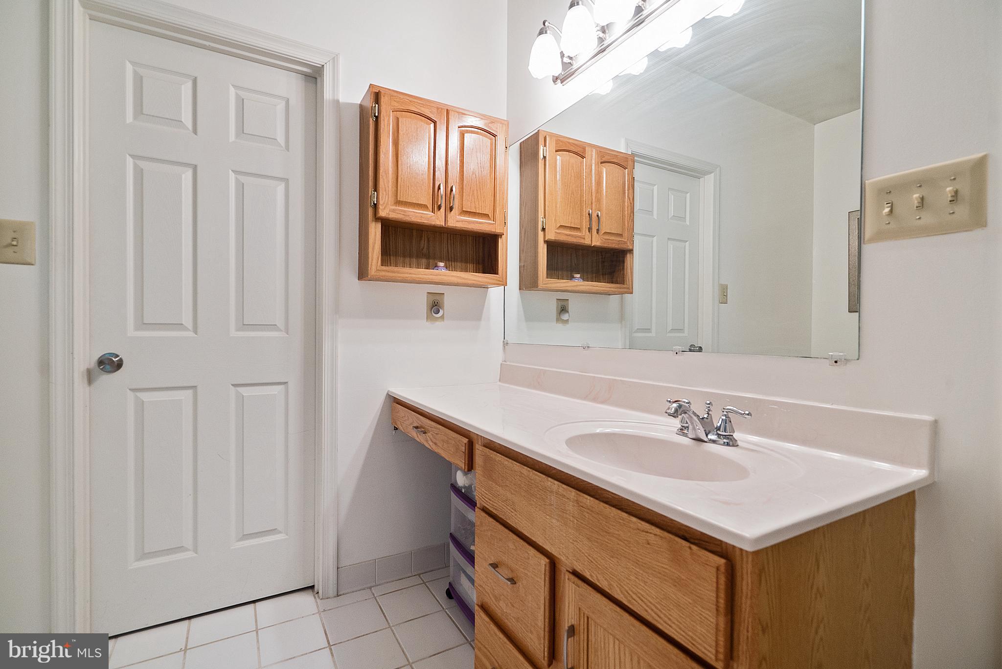 718 Freezeland Road Linden, VA 22642 - Photo 17 of 30 Bath (Master)